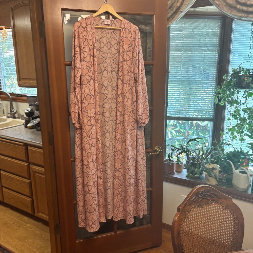 Large, Pink, Buddy Love Duster in Snakeskin - Picture 4 of 4